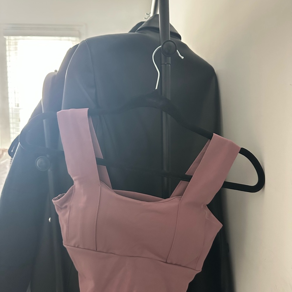 Workout top with padding